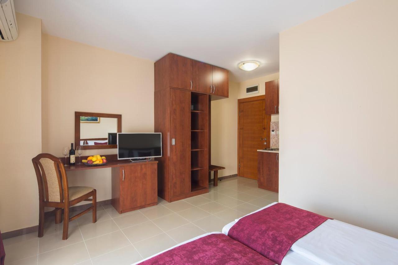 Apartmani Salus บุดวา ภายนอก รูปภาพ