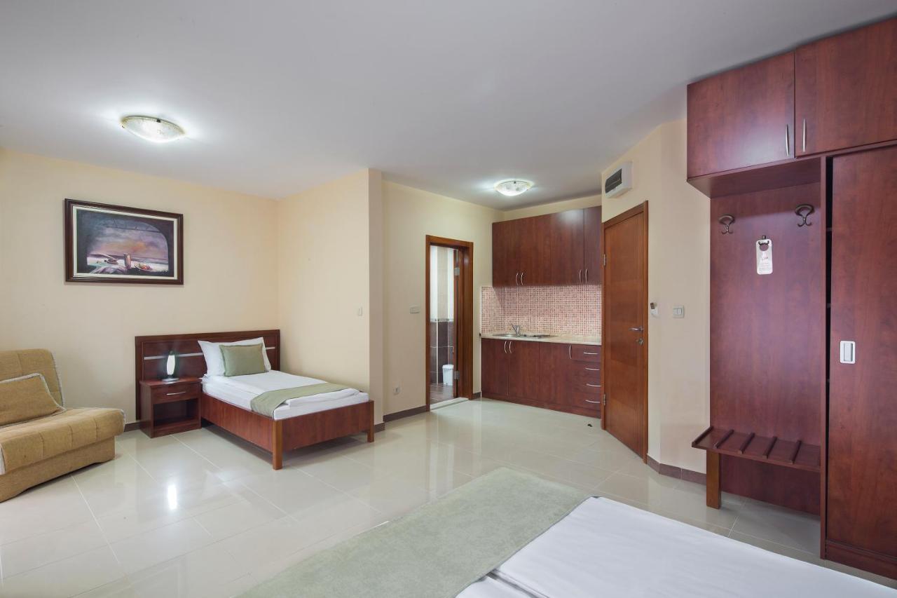Apartmani Salus บุดวา ภายนอก รูปภาพ