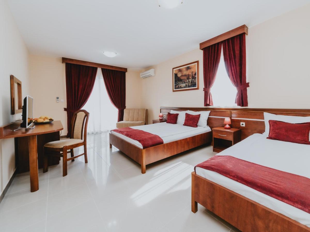 Apartmani Salus บุดวา ภายนอก รูปภาพ