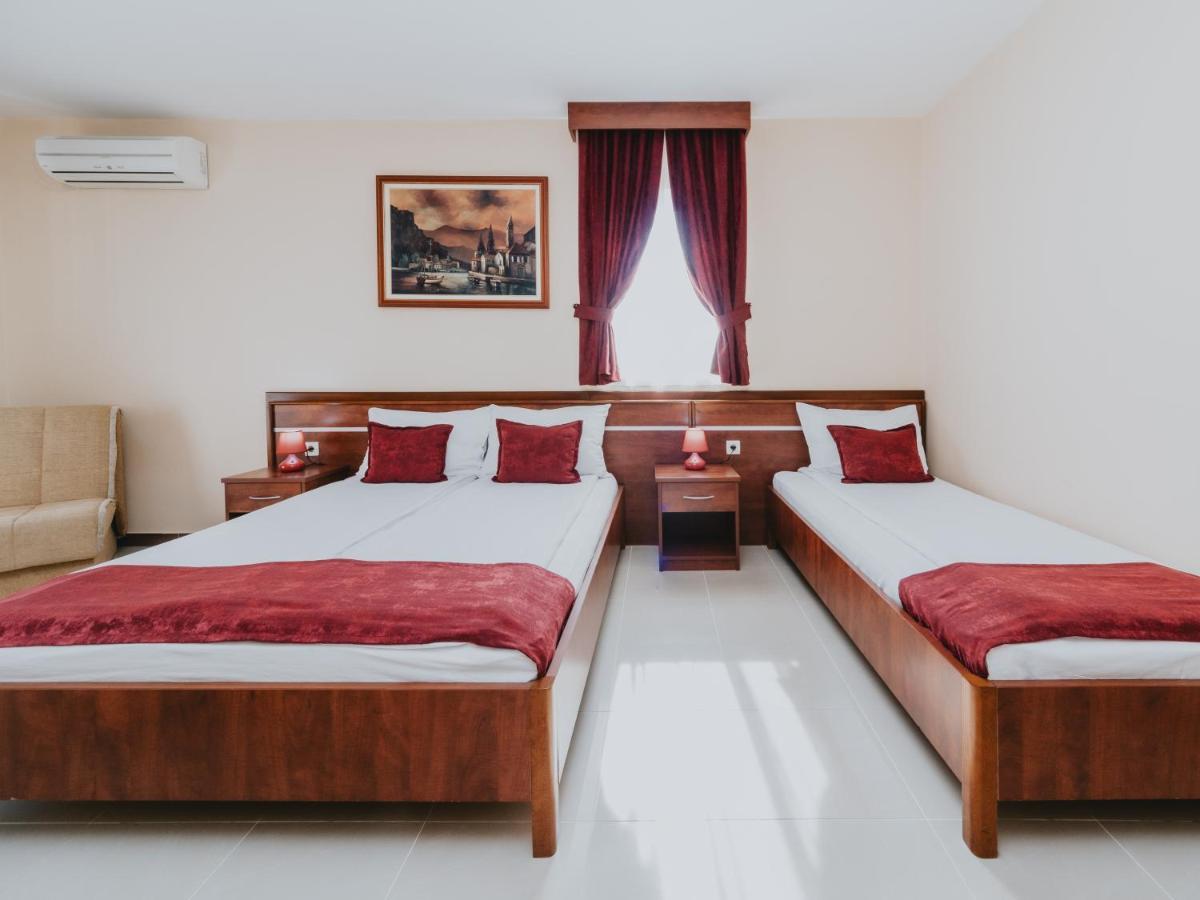 Apartmani Salus บุดวา ภายนอก รูปภาพ